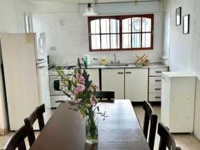 Casa 3 DORM, esquina céntrica pax7